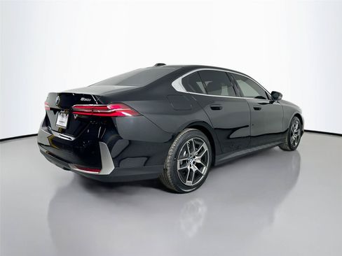 New 2026 BMW 530i xDrive w/ Premium Package AWD/4WD image 10