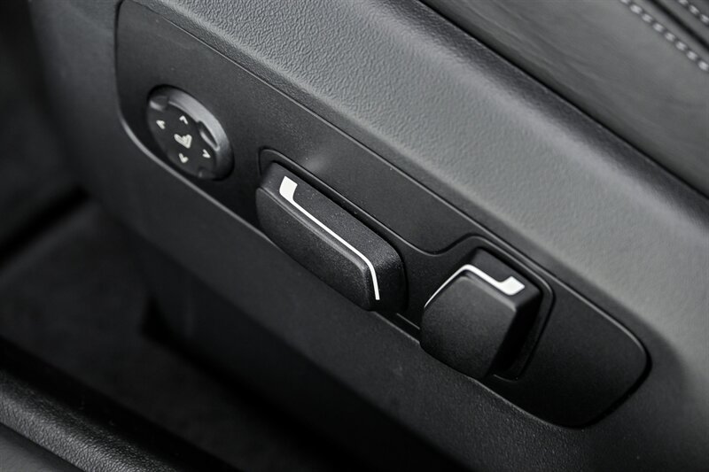 Used 2025 BMW M5 Touring AWD/4WD image 31