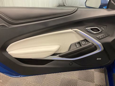 Used 2016 Chevrolet Camaro SS RWD image 16