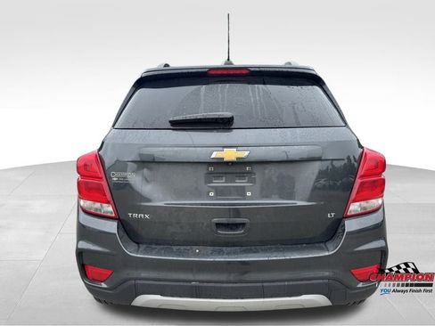 Used 2019 Chevrolet Trax LT w/ LT Convenience Package image 5
