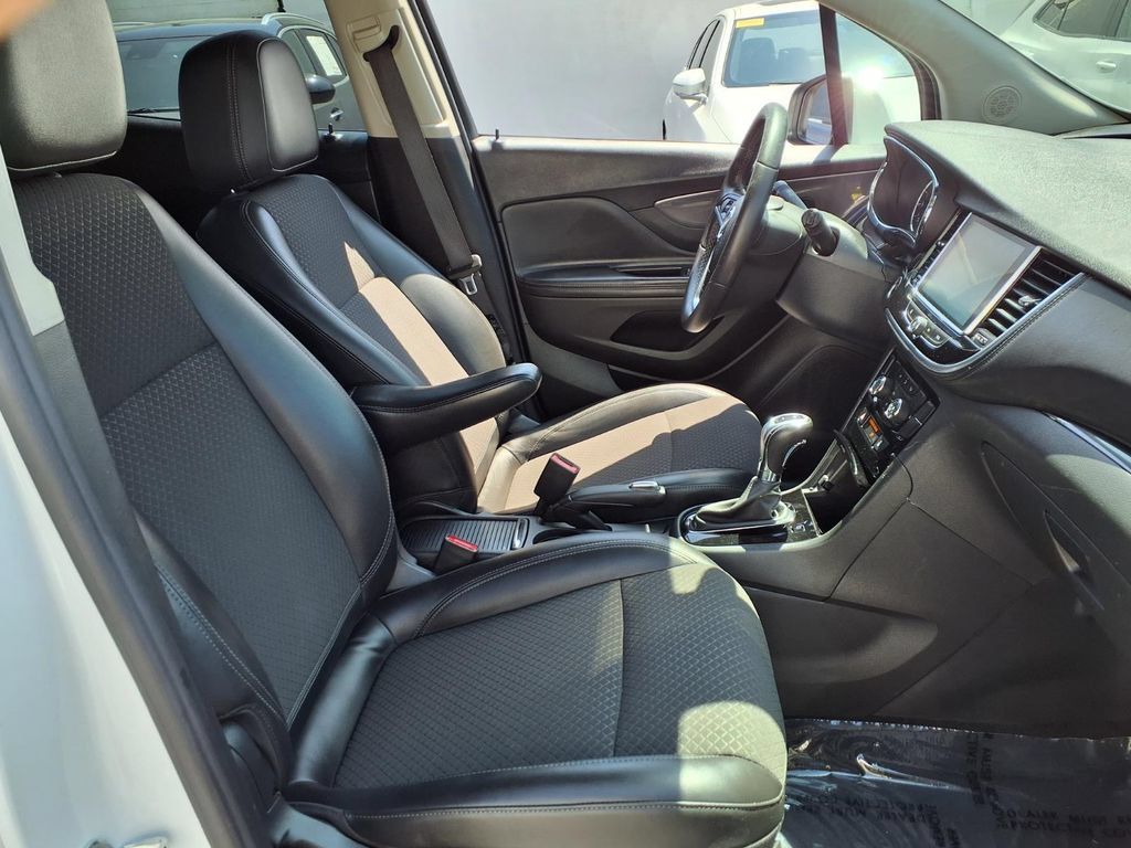 Certified 2021 Buick Encore Preferred FWD image 25