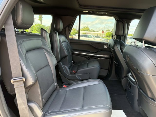 New 2027 Lincoln Navigator Reserve w/ Jet Appearance Package AWD/4WD image 20