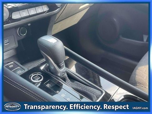 Used 2024 Nissan Kicks SR image 27