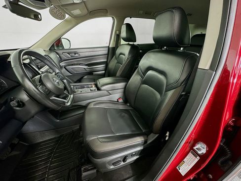 Used 2023 Nissan Pathfinder SL AWD/4WD image 30