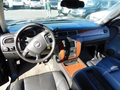 Used 2008 Chevrolet Suburban LTZ w/ LTZ Preferred Equipment Group image 15
