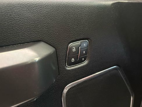 Used 2018 Ford F150 Lariat w/ Equipment Group 502A Luxury AWD/4WD image 30