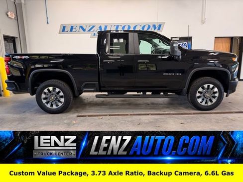 Used 2023 Chevrolet Silverado 2500 Custom w/ Custom Value Package AWD/4WD image 1