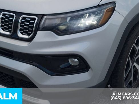 Used 2025 Jeep Compass Limited AWD/4WD image 5