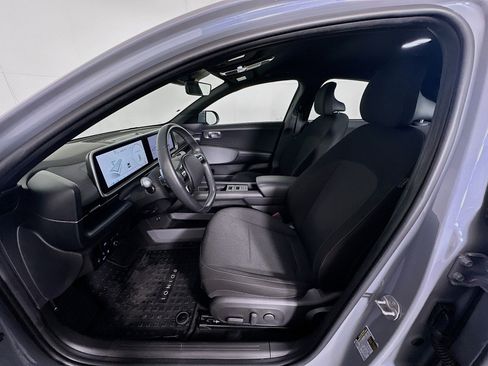 Used 2024 Hyundai Ioniq 6 SE RWD image 13