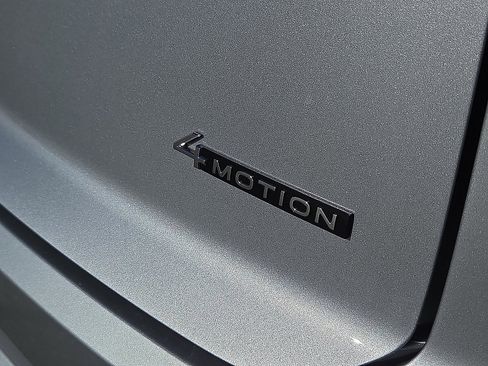 Used 2024 Volkswagen Atlas Cross Sport SEL Premium R-Line image 8