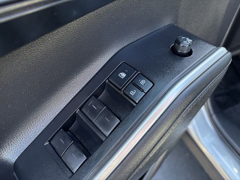 Used 2022 Toyota Highlander XSE AWD/4WD image 11