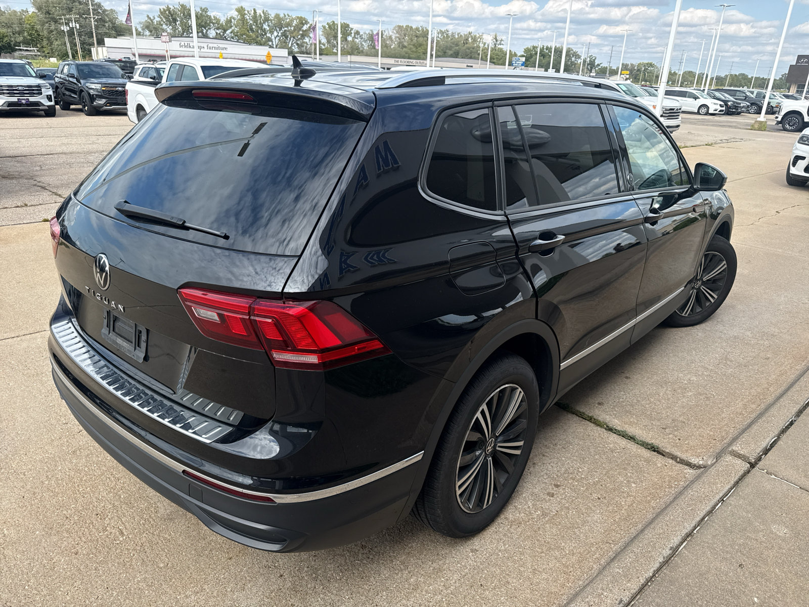 Used 2024 Volkswagen Tiguan Wolfsburg Edition FWD image 6