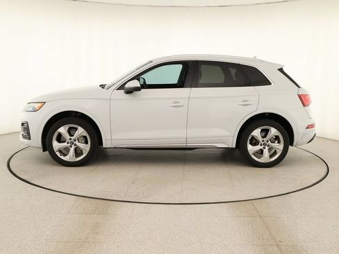 Used 2021 Audi Q5 2.0T Premium Plus w/ Premium Plus Package AWD/4WD image 2