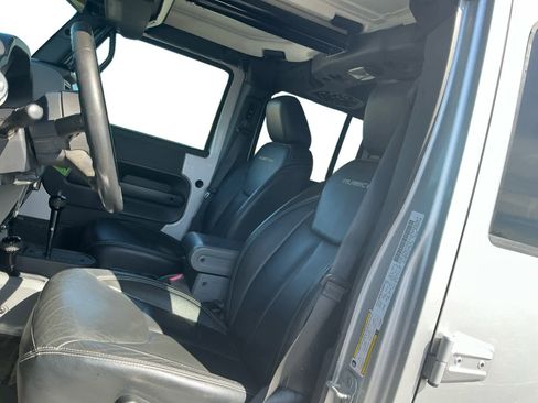 Used 2010 Jeep Wrangler Unlimited Rubicon w/ Dual Top Group image 9