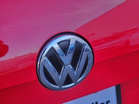 Used 2017 Volkswagen Golf Alltrack S image 24