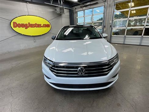 Used 2019 Volkswagen Jetta SE FWD image 8
