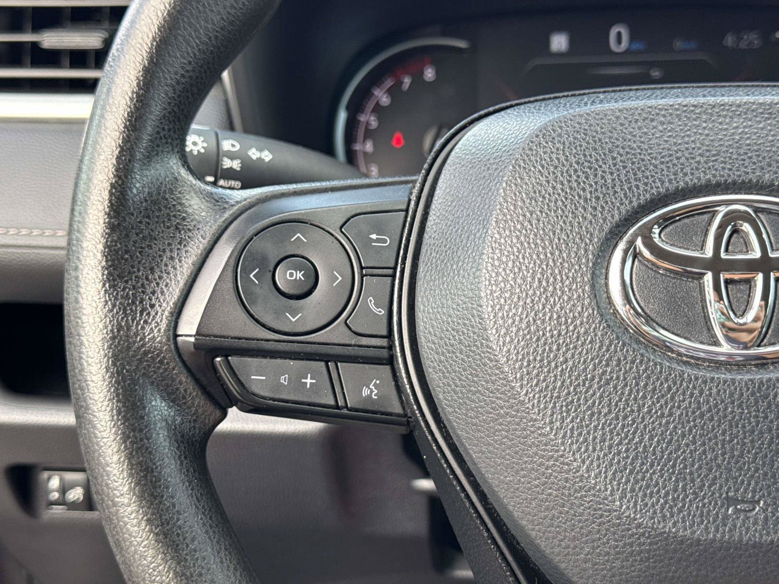 Used 2024 Toyota RAV4 XLE FWD image 19
