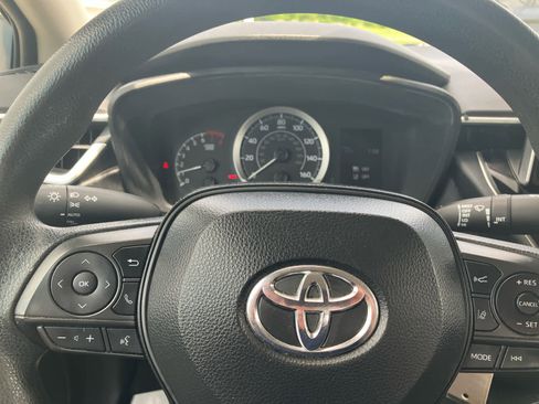 Used 2021 Toyota Corolla LE FWD image 14