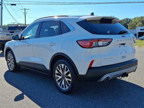 Used 2022 Ford Escape Titanium w/ Class II Trailer Tow Package image 4