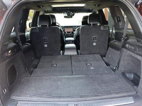 Used 2022 Jeep Grand Cherokee L Summit w/ Advanced Protech Group IV AWD/4WD image 27