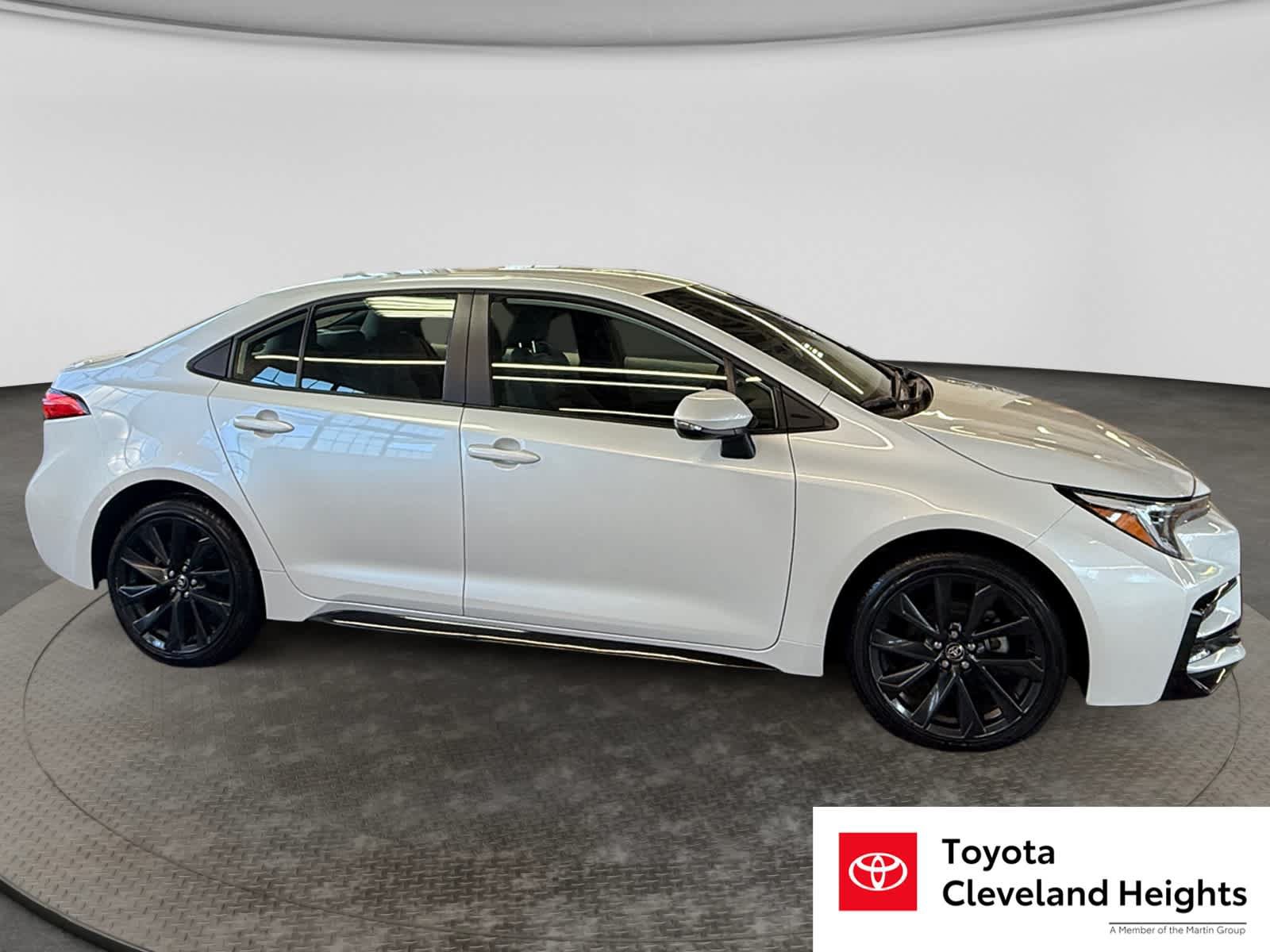 Used 2026 Toyota Corolla SE FWD image 4
