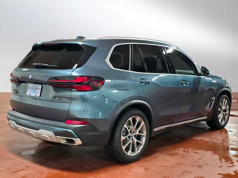 Used 2026 BMW X5 xDrive50e image 3