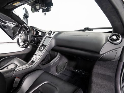 Used 2012 McLaren MP4-12C Coupe image 34