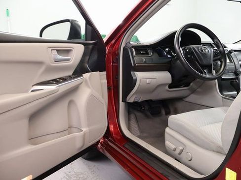 Used 2016 Toyota Camry XLE image 8