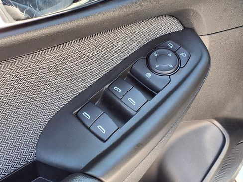 Used 2025 Chevrolet TrailBlazer LT image 4