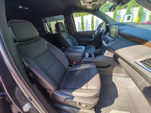 Used 2024 Chevrolet Tahoe Premier AWD/4WD image 36