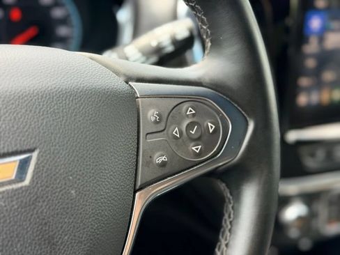 Used 2023 Chevrolet Traverse LT FWD image 12