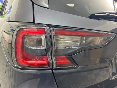 Used 2022 Subaru Outback Limited AWD/4WD image 8