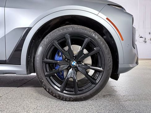 Used 2023 BMW X7 xDrive40i w/ M Sport Package AWD/4WD image 5
