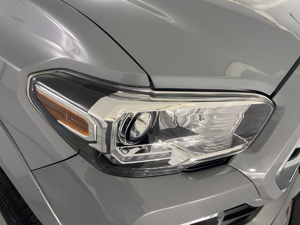 Used 2019 Toyota Tacoma Limited AWD/4WD image 32