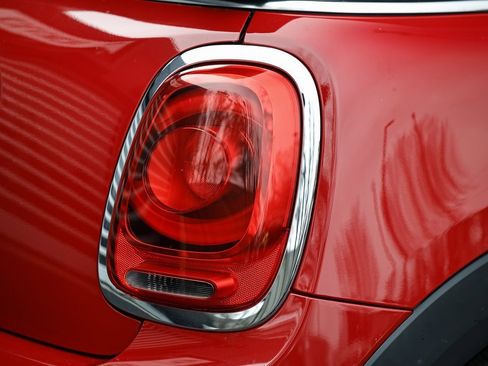 Used 2020 MINI Cooper S image 9