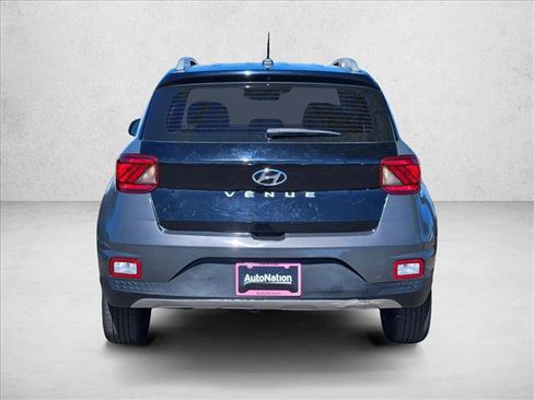 Used 2026 Hyundai Venue SEL FWD image 6