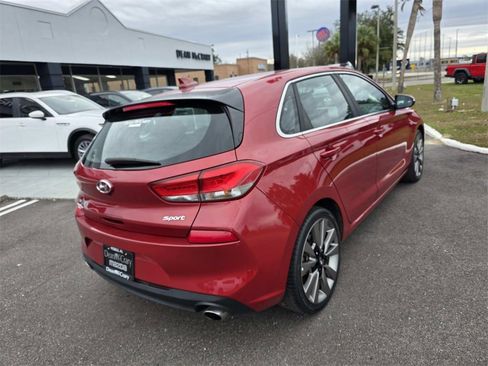 Used 2018 Hyundai Elantra GT Sport image 3