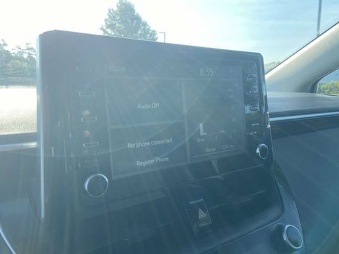 Used 2020 Toyota Corolla LE FWD image 26