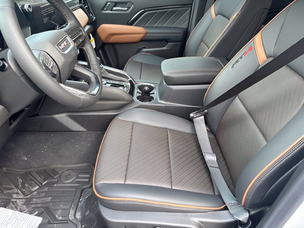 New 2026 GMC Canyon AT4 w/ Technology Plus Package AWD/4WD image 9