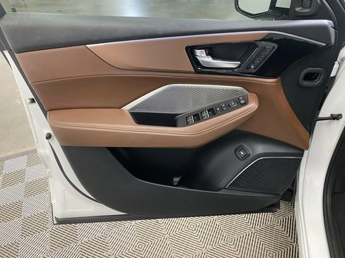 Used 2023 Acura MDX SH-AWD w/ Technology Package image 23