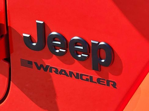New 2026 Jeep Wrangler Unlimited Sahara w/ Whitecap Package AWD/4WD image 11