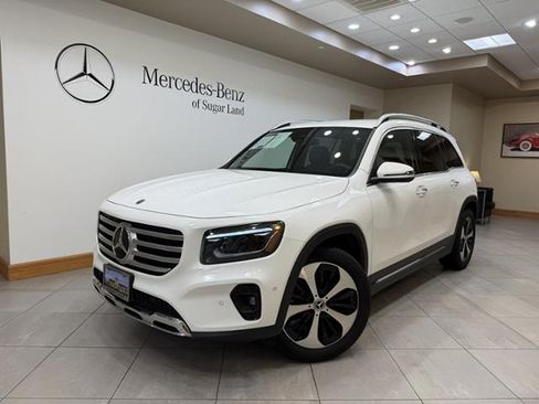 Used 2025 Mercedes-Benz GLB 250 image 1
