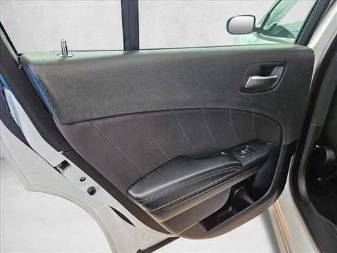 Used 2020 Dodge Charger SXT w/ Blacktop Package image 17