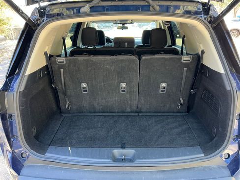 Used 2025 Nissan Pathfinder SV image 34