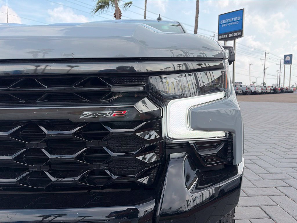 Used 2025 Chevrolet Silverado 1500 ZR2 w/ Technology Package AWD/4WD image 3
