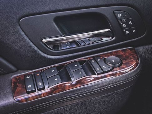 Used 2014 GMC Yukon Denali AWD/4WD image 10