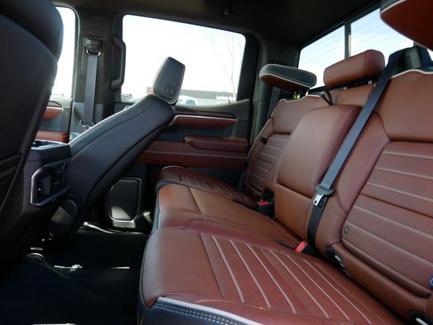 New 2026 GMC Sierra 1500 Denali Ultimate w/ LPO, Black Badging Package AWD/4WD image 5