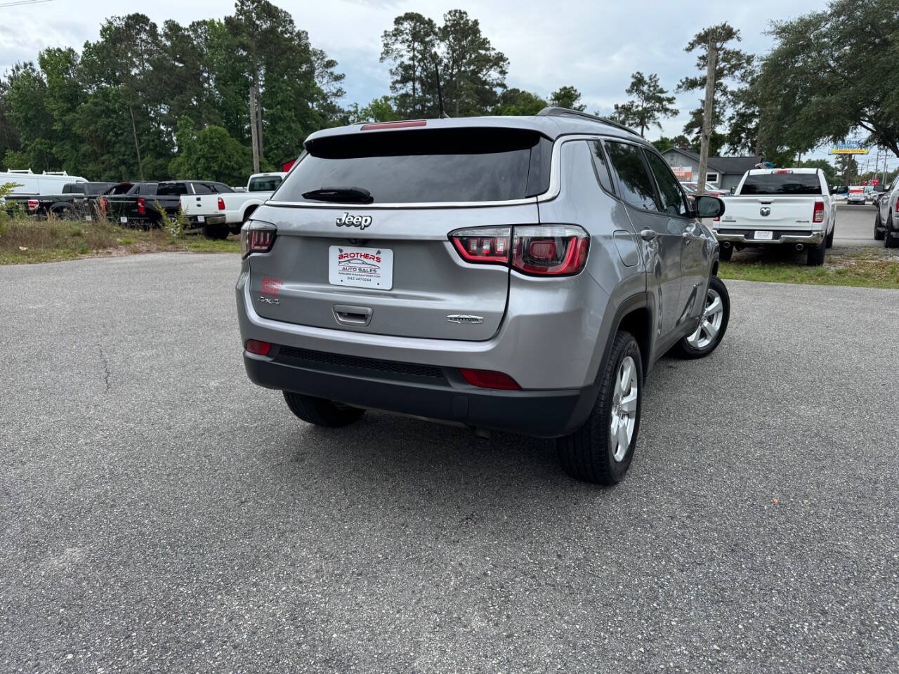 Used 2018 Jeep Compass Latitude AWD/4WD image 38
