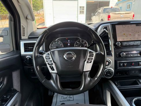 Used 2021 Nissan Titan SV w/ SV Convenience Package image 23