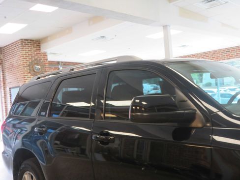 Used 2019 Toyota Sequoia SR5 AWD/4WD image 63